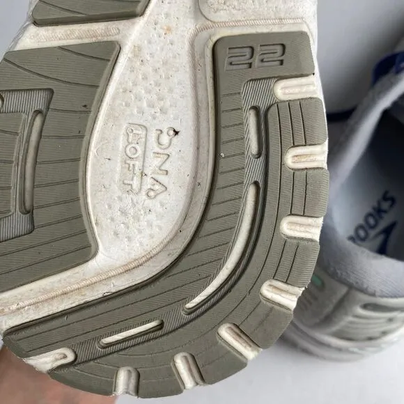 Brooks Adrenaline GTS 22 Women's Size 10 2A Running Shoes Gray