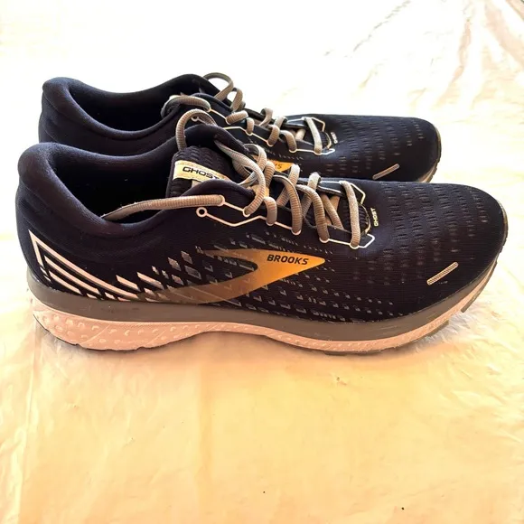 Brooks Ghost 13 Men's Running Shoes - Black and Gold SZ 13 Worn 1X