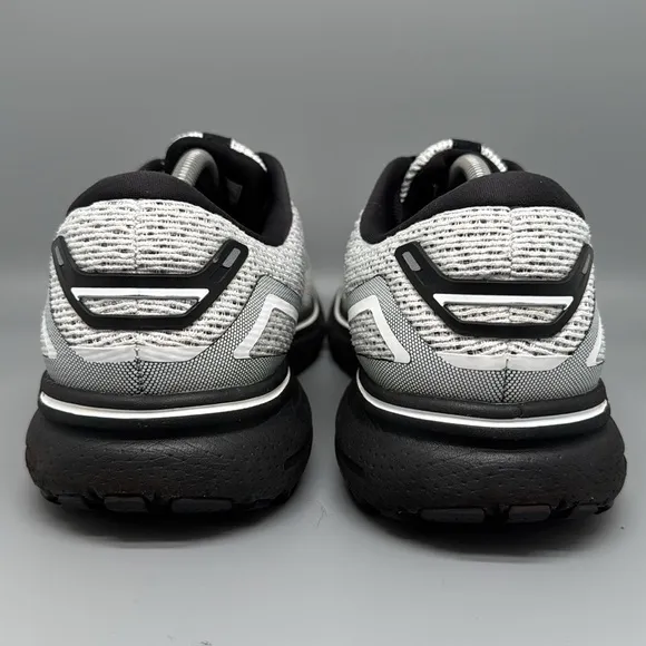 Brooks Ghost 15 White Black Running Shoes 1103931D121 Men's Sz 12 EU 46
