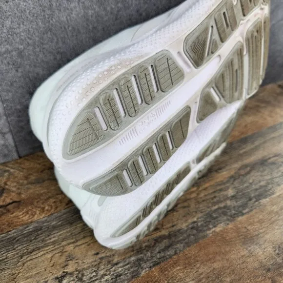 Brooks Ghost Max Size 11 Womens White Oyster Metallic Silver Running Shoes