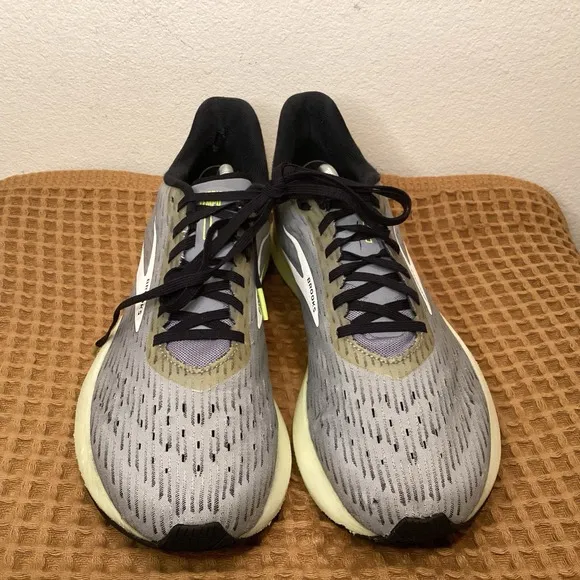 Brooks Hyperion Tempo Running Shoes Mens US Size 11.5 Gray Yellow Medium