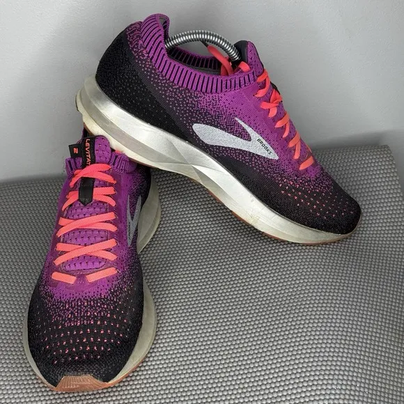 Brooks Levitate 2 Pink Purple Running Shoes Sneakers 1202791B520 - Women's Sz 10
