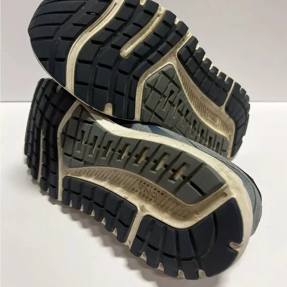 Brooks Mens Beast 20 Running Shoes Gray, Size 10.5 D