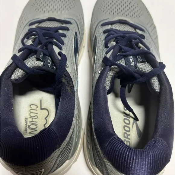 Brooks Mens Beast 20 Running Shoes Gray, Size 10.5 D