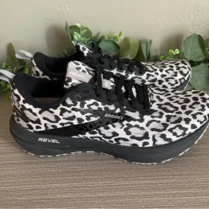 Brooks Revel 6 Running Shoes Womens Size 9 Leopard Black White