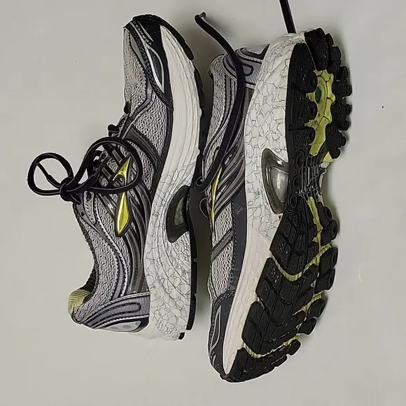 Brooks Trance 11 sz 6 women's running shoes