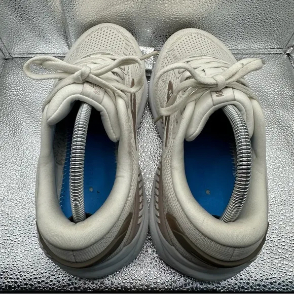 Brooks Womens ARIEL 24 GTS Beige Run Sneakers Size 8.5 2E Extra Wide No Insoles