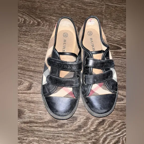 Burberry sneakers for kids size 32