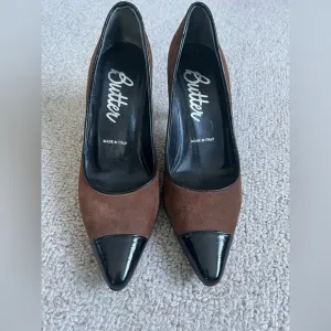 Butter Suede Pointed Toe Colorblock Pump Black Brown Size 4 1/2 Italy