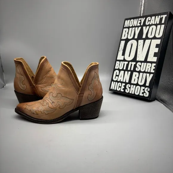 Circle G by Corral Women Cowgirl Embroidery Q0143 Size 7.5 M Western Boots