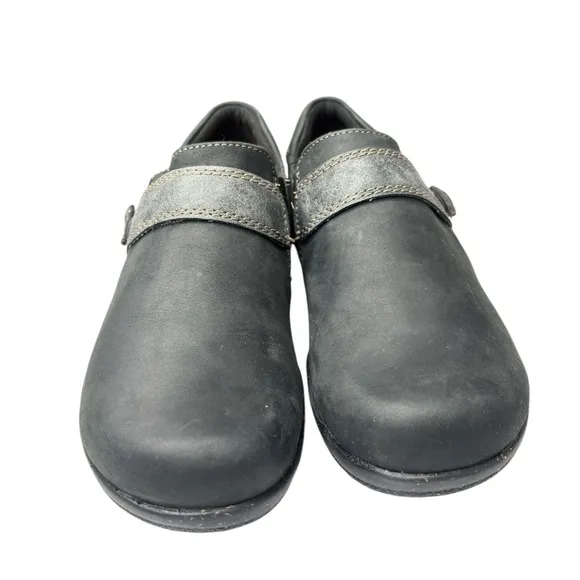 CLARKS COLLECTION Women's Roseville Slip-On Comfort Shoe Size 8.5 Black Leather