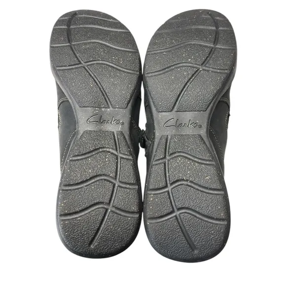 CLARKS COLLECTION Women's Roseville Slip-On Comfort Shoe Size 8.5 Black Leather