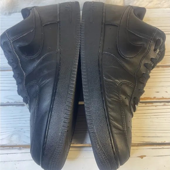 CLEAN Size 10 - Nike Air Force 1 '07 Black Men's Shoes AF1 AUTHENTIC