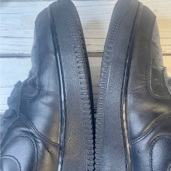 CLEAN Size 10 - Nike Air Force 1 '07 Black Men's Shoes AF1 AUTHENTIC
