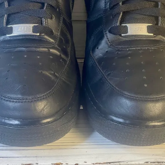 CLEAN Size 10 - Nike Air Force 1 '07 Black Men's Shoes AF1 AUTHENTIC