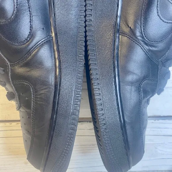 CLEAN Size 10 - Nike Air Force 1 '07 Black Men's Shoes AF1 AUTHENTIC