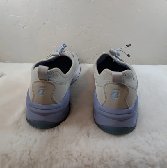 Clove Grey Matter Sneakers Women’s 8 – Healthcare Work Shoes for Nurses &amp; More