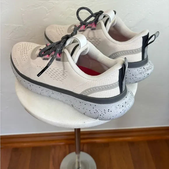 COLE HAAN Womens Zerogrand Journey Runner Sneaker‎ Shoe 5 Grey Hot Pink White