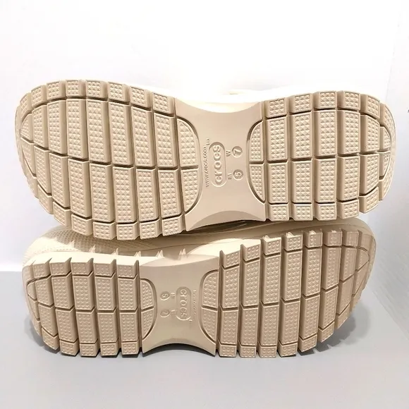 CROCS Mega Crush Sandal, NEW, Size‎ 7W|5M