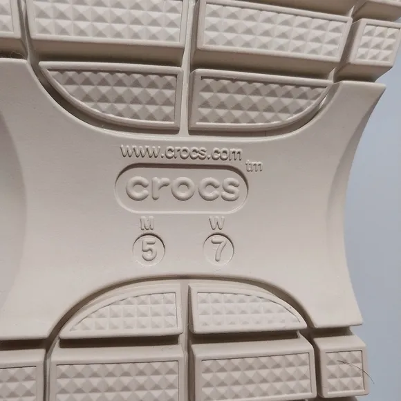 CROCS Mega Crush Sandal, NEW, Size‎ 7W|5M