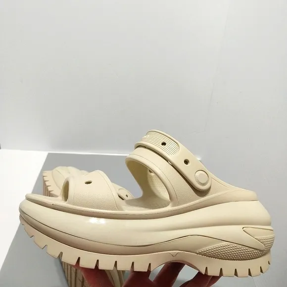 CROCS Mega Crush Sandal, NEW, Size‎ 7W|5M