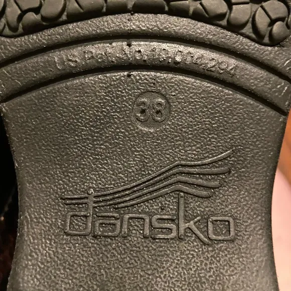 Danskin Pro XP clog shoes size 38( woman’s size 7.5-8)