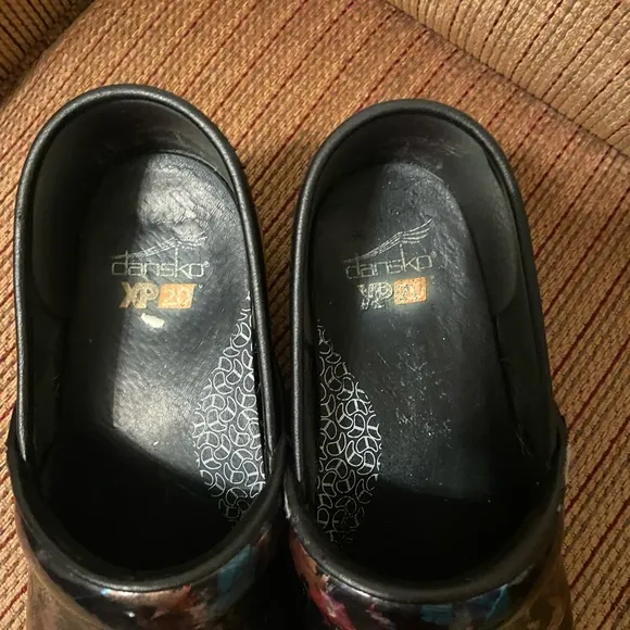 Danskin Pro XP clog shoes size 38( woman’s size 7.5-8)