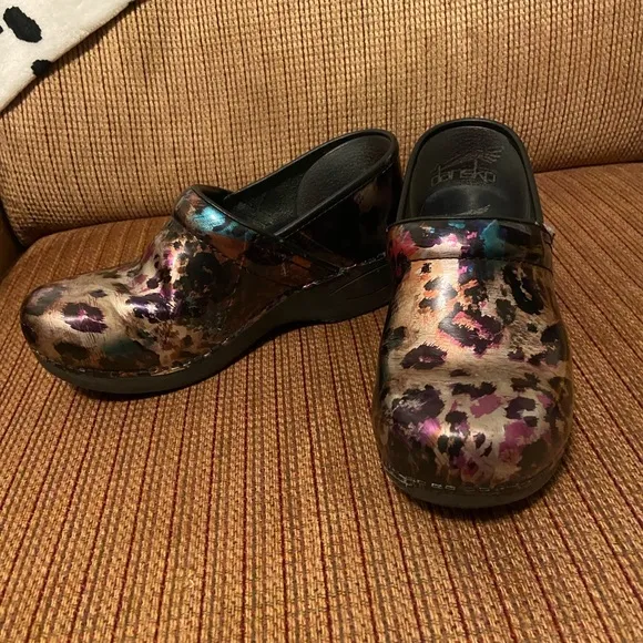 Danskin Pro XP clog shoes size 38( woman’s size 7.5-8)