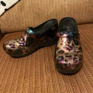 Danskin Pro XP clog shoes size 38( woman’s size 7.5-8)