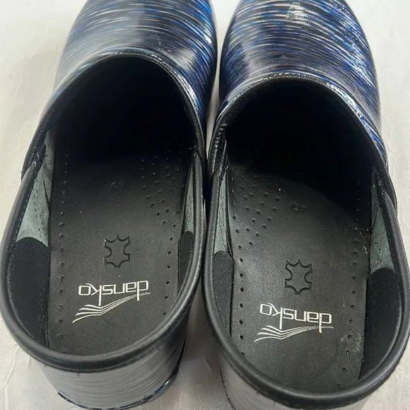 Dansko Patent Blue Leather Shoes Size 9.5/10