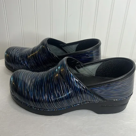 Dansko Patent Blue Leather Shoes Size 9.5/10
