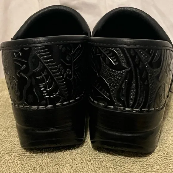Dansko Professional Clogs Black Tooled Womens Euro Size 36 US 5.5 VGUC