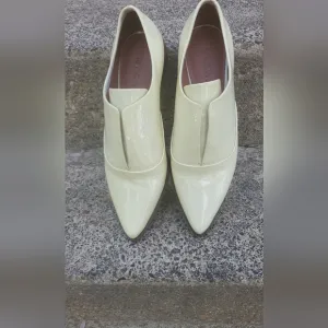 Dereklam 10 Crosby Cream Women's Shoes
