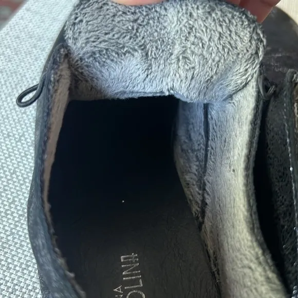 Donna Carolina navy blue with a silver shine fur lines walking shoes size42