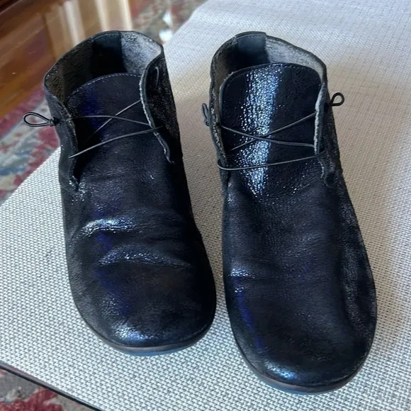 Donna Carolina navy blue with a silver shine fur lines walking shoes size42