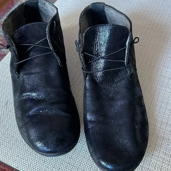 Donna Carolina navy blue with a silver shine fur lines walking shoes size42