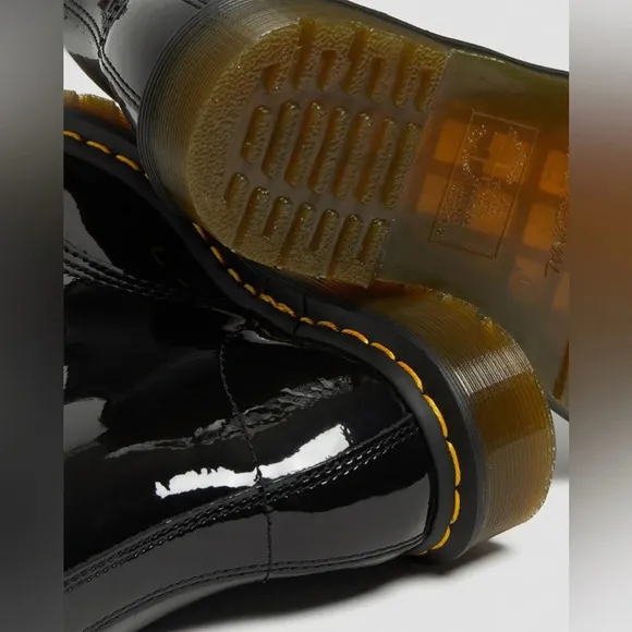 Dr. Martens 1460 Women’s Patent Leather Lace Up Boots in Black Size 7