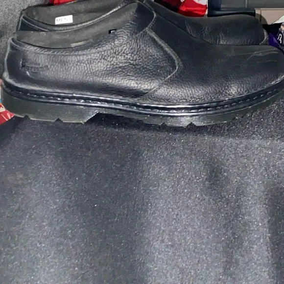 Dr. MARTENS AIRWAIR Men's SIZE 12 Black Leather Shoes.EXCELLENT CLEAN CONDITION