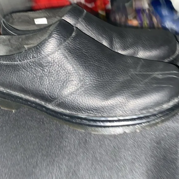 Dr. MARTENS AIRWAIR Men's SIZE 12 Black Leather Shoes.EXCELLENT CLEAN CONDITION
