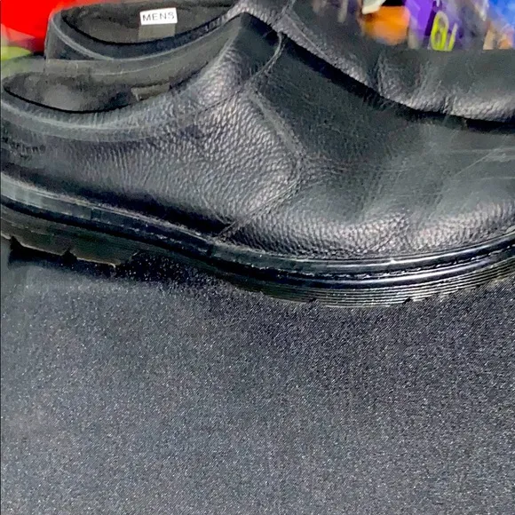 Dr. MARTENS AIRWAIR Men's SIZE 12 Black Leather Shoes.EXCELLENT CLEAN CONDITION