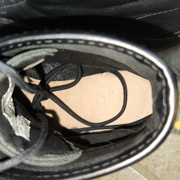 Dr. Martens Safety Boot Black Need Insoles