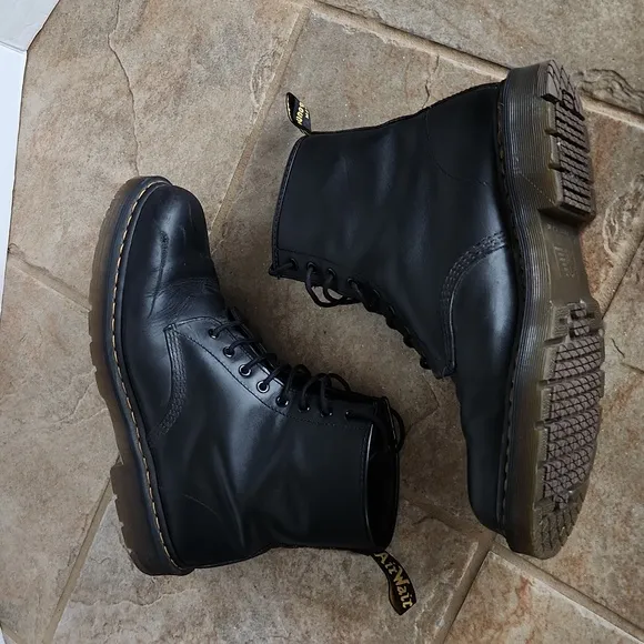 Dr. Martens Safety Boot Black Need Insoles