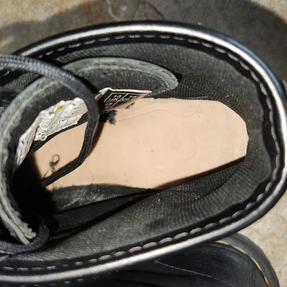 Dr. Martens Safety Boot Black Need Insoles