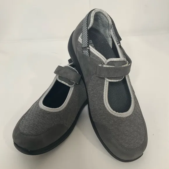 Drew Women’s Buttercup Grey Combo Orthopedic Self Adhesive Strap Comfy Shoes 9.5
