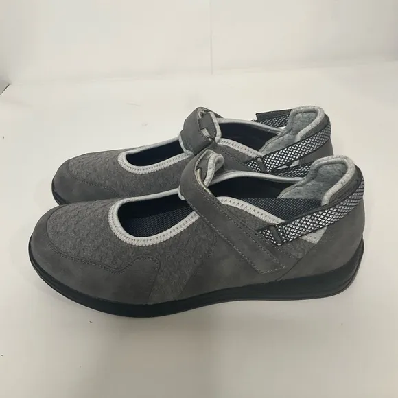Drew Women’s Buttercup Grey Combo Orthopedic Self Adhesive Strap Comfy Shoes 9.5