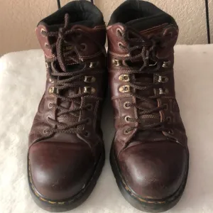 Dr.Martens steel toed work boots p2333