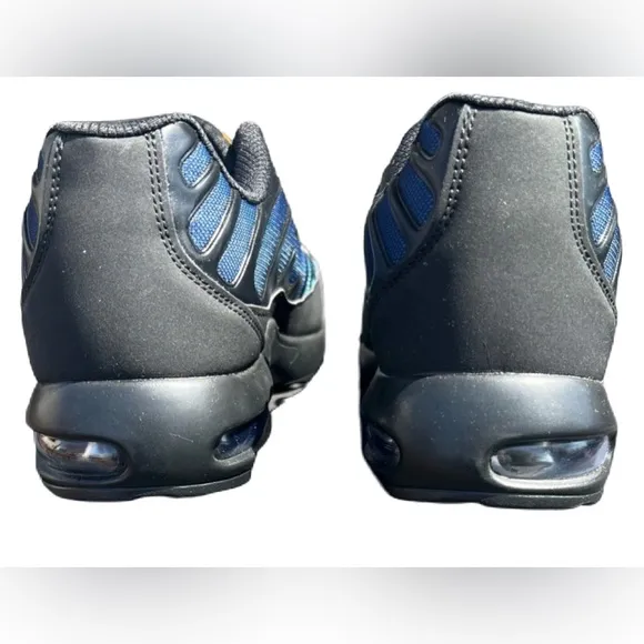 DYKHMILY Steel Toe Sneakers for Men