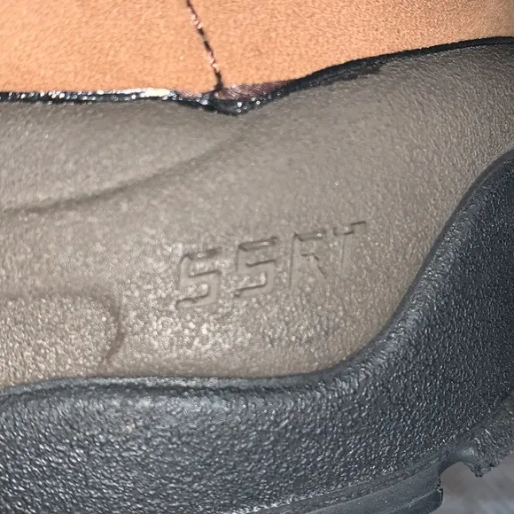 EUC Worx/Red Wing Steel Toed Shoes Size 8.5WW.