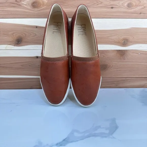 FRYE Melanie Women's Tan Leather Slip On Sneaker Flats Spring Shoes Size 7