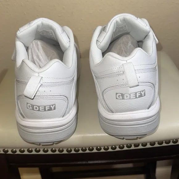 Gravity Defyer walking shoes size 14
